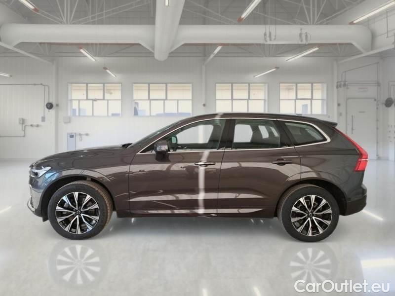 Volvo  XC60 VOLVO  / 2021 / 5P / FUORISTRADA B4 D AUTOMATICO CORE N1 #8