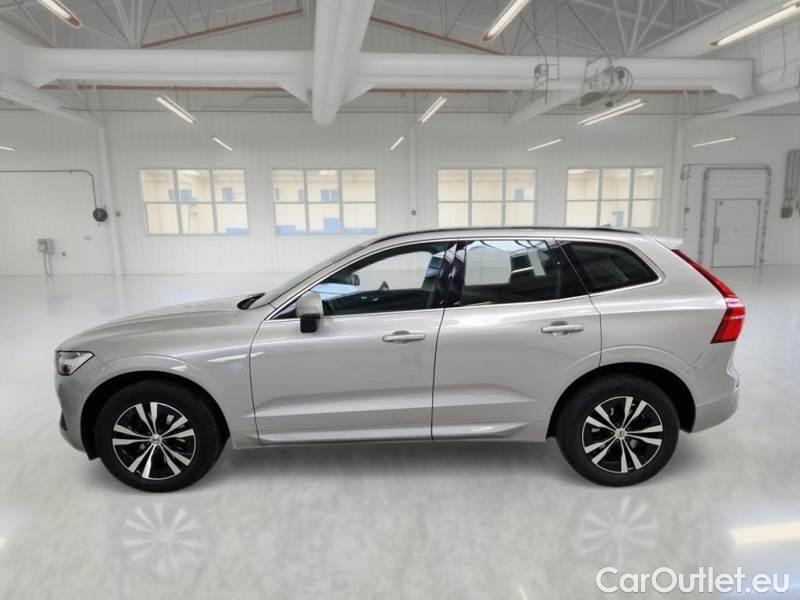Volvo  XC60 VOLVO  / 2021 / 5P / SUV B4 D AUTOMATICO MOMENTUM PRO #8