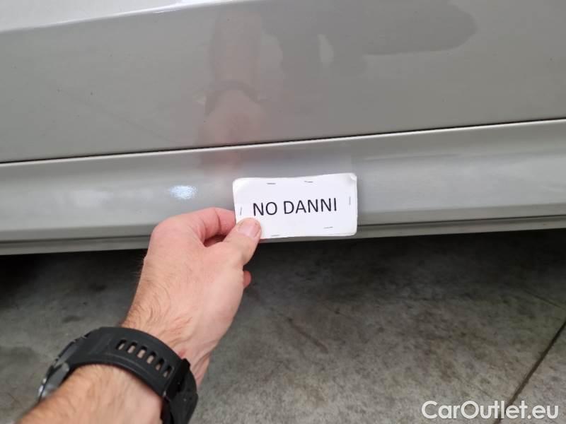 Volvo  XC60 VOLVO  / 2021 / 5P / SUV B4 D AUTOMATICO MOMENTUM PRO #76