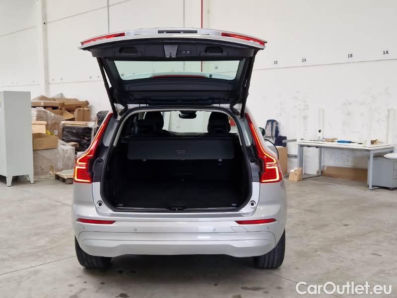 Volvo  XC60 VOLVO  / 2021 / 5P / SUV B4 D AUTOMATICO MOMENTUM PRO #5