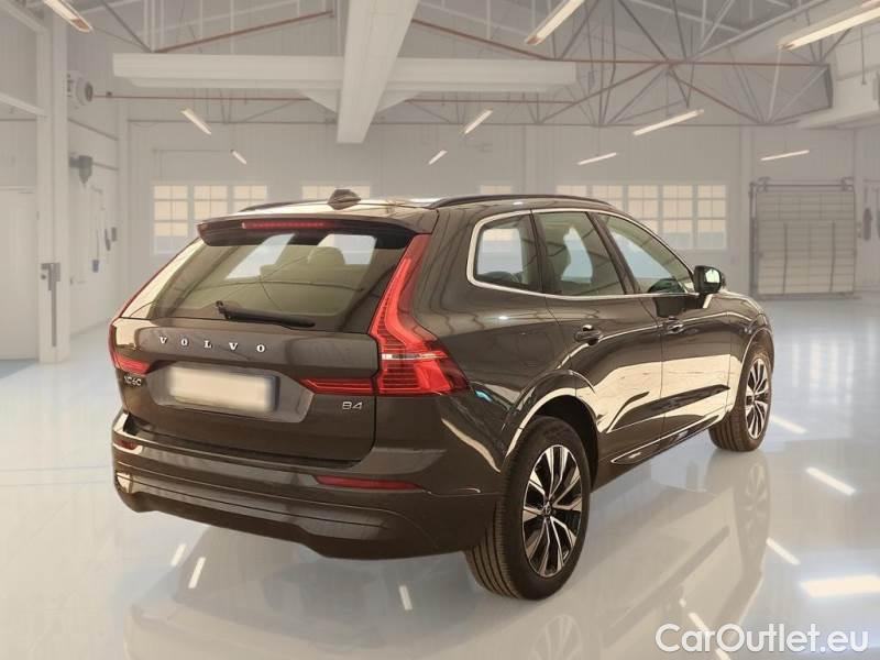 Volvo  XC60 VOLVO  / 2021 / 5P / FUORISTRADA B4 D AUTOMATICO CORE N1 #2