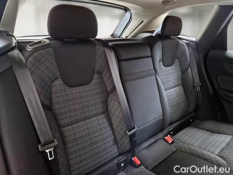 Volvo  XC60 VOLVO  / 2021 / 5P / SUV B4 D AUTOMATICO MOMENTUM PRO #15