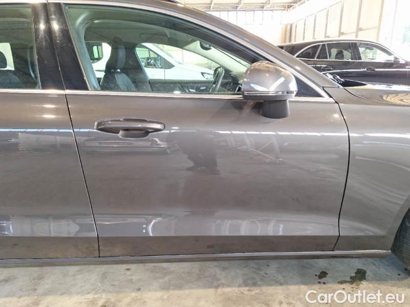 Volvo  V60 VOLVO  / 2019 / 5P / STATION WAGON B4 D AUTOM.CORE #33