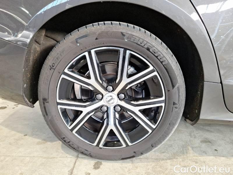 Volvo  V60 VOLVO  / 2019 / 5P / STATION WAGON B4 D AUTOM.CORE #18