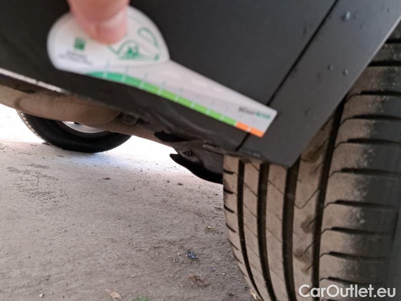 Volkswagen  Tiguan VOLKSWAGEN  / 2020 / 5P / SUV 2.0 TSI ELEGANCE DSG 4MOTION #61