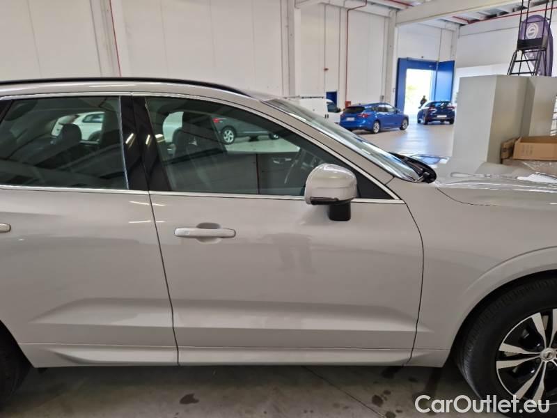 Volvo  XC60 VOLVO  / 2021 / 5P / SUV B4 D AUTOMATICO MOMENTUM PRO #43