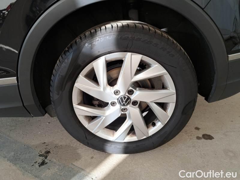 Volkswagen  Tiguan VOLKSWAGEN  / 2020 / 5P / SUV 2.0 TSI ELEGANCE DSG 4MOTION #19