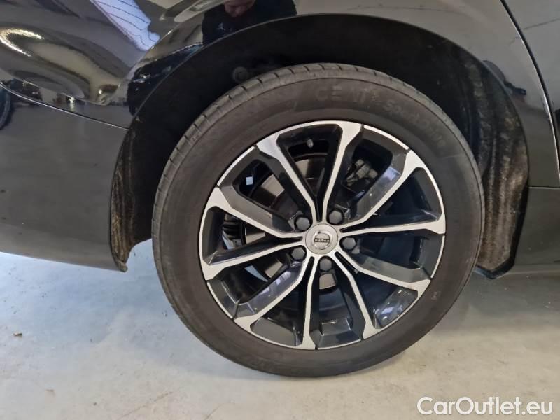 Volvo  V60 VOLVO  / 2019 / 5P / STATION WAGON B4 D AUTOM. MOMENTUM BUSINESS #17