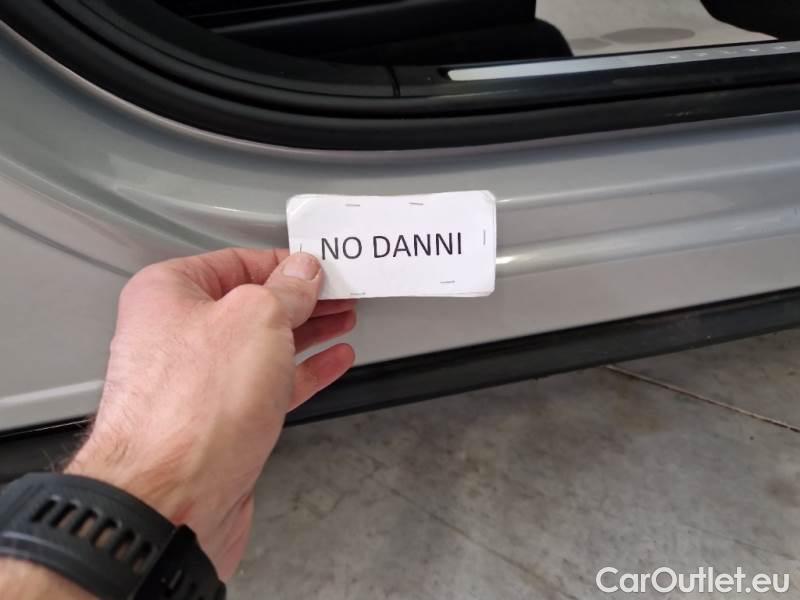 Volvo  XC60 VOLVO  / 2021 / 5P / SUV B4 D AUTOMATICO MOMENTUM PRO #96