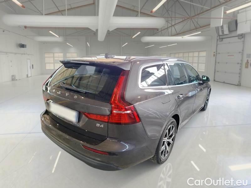 Volvo  V60 VOLVO  / 2019 / 5P / STATION WAGON B4 D AUTOM.CORE #2