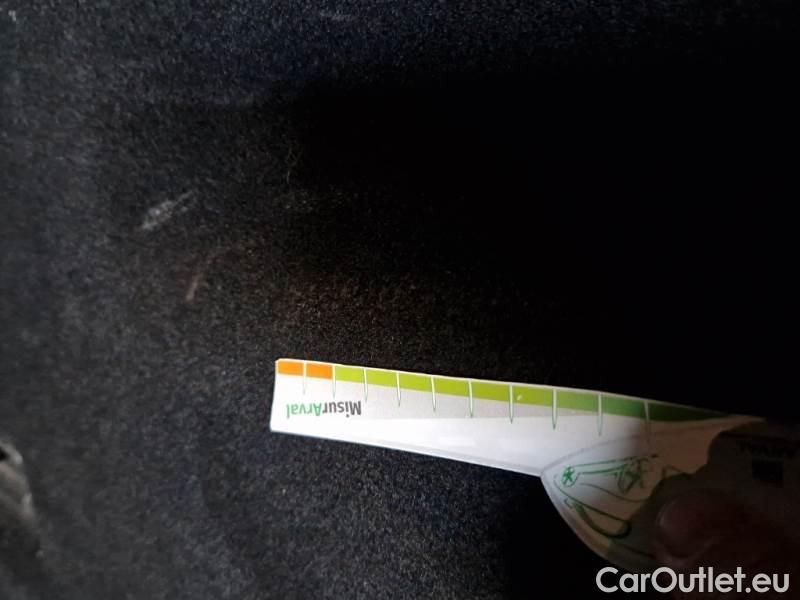 Volvo  V60 VOLVO  / 2019 / 5P / STATION WAGON B4 D AUTOM. MOMENTUM BUSINESS #88