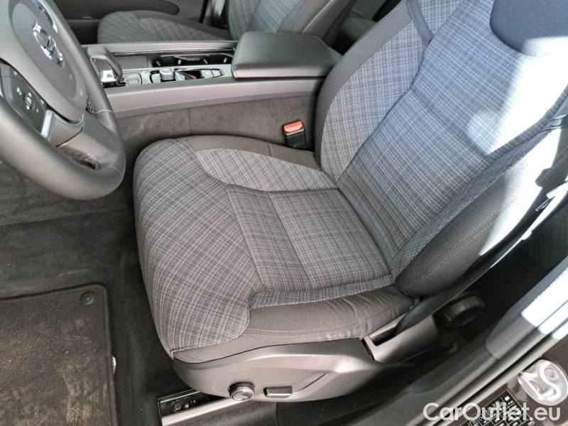 Volvo  XC60 VOLVO  / 2021 / 5P / FUORISTRADA B4 D AUTOMATICO CORE N1 #12