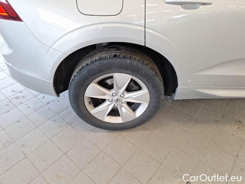 Volvo  XC60 VOLVO  / 2021 / 5P / SUV B4 D AWD AUTOMATICO MOMENTUM PRO #22