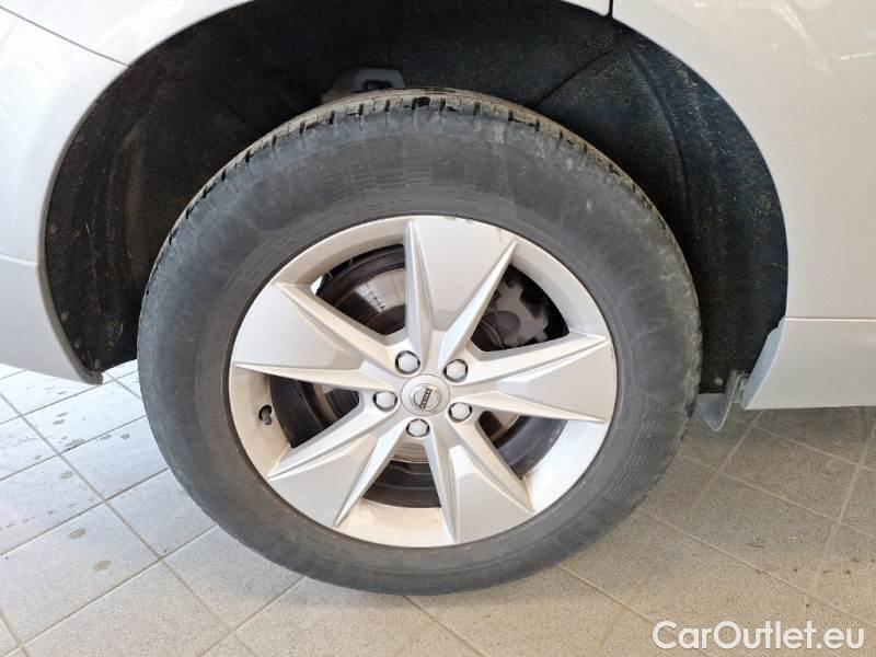 Volvo  XC60 VOLVO  / 2021 / 5P / SUV B4 D AWD AUTOMATICO MOMENTUM PRO #18