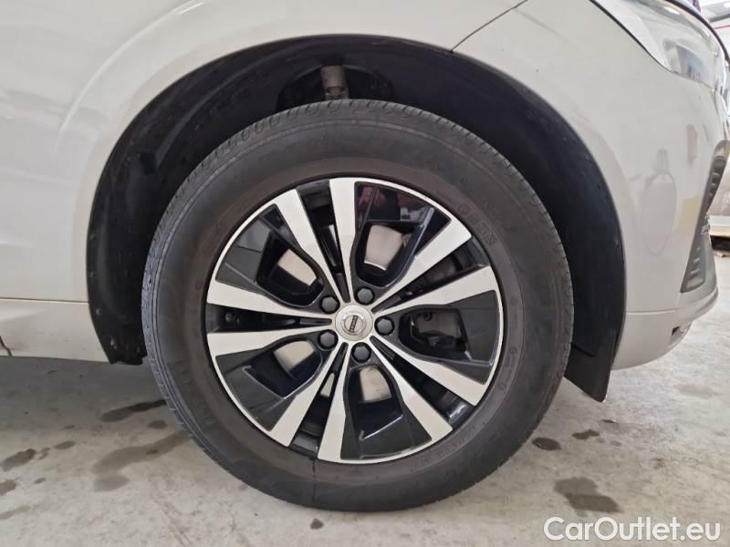 Volvo  XC60 VOLVO  / 2021 / 5P / SUV B4 D AUTOMATICO MOMENTUM PRO #17