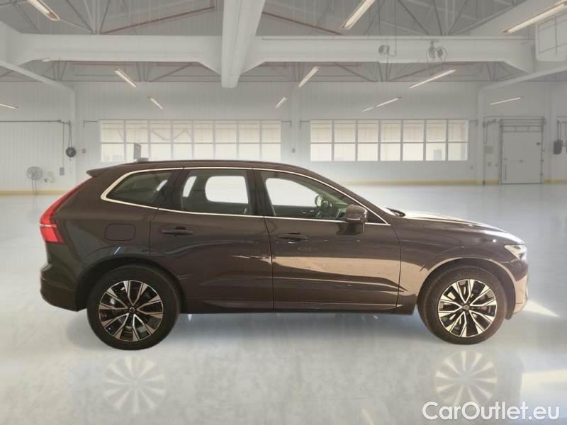 Volvo  XC60 VOLVO  / 2021 / 5P / FUORISTRADA B4 D AUTOMATICO CORE N1 #7