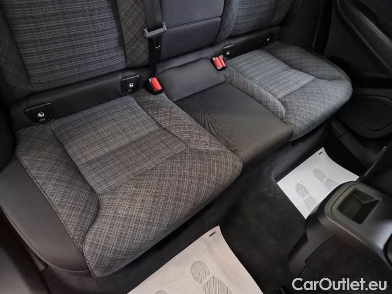 Volvo  XC60 VOLVO  / 2021 / 5P / SUV B4 D AUTOMATICO MOMENTUM PRO #16