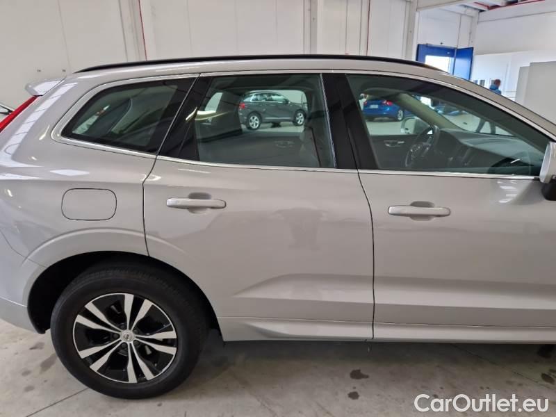 Volvo  XC60 VOLVO  / 2021 / 5P / SUV B4 D AUTOMATICO MOMENTUM PRO #48