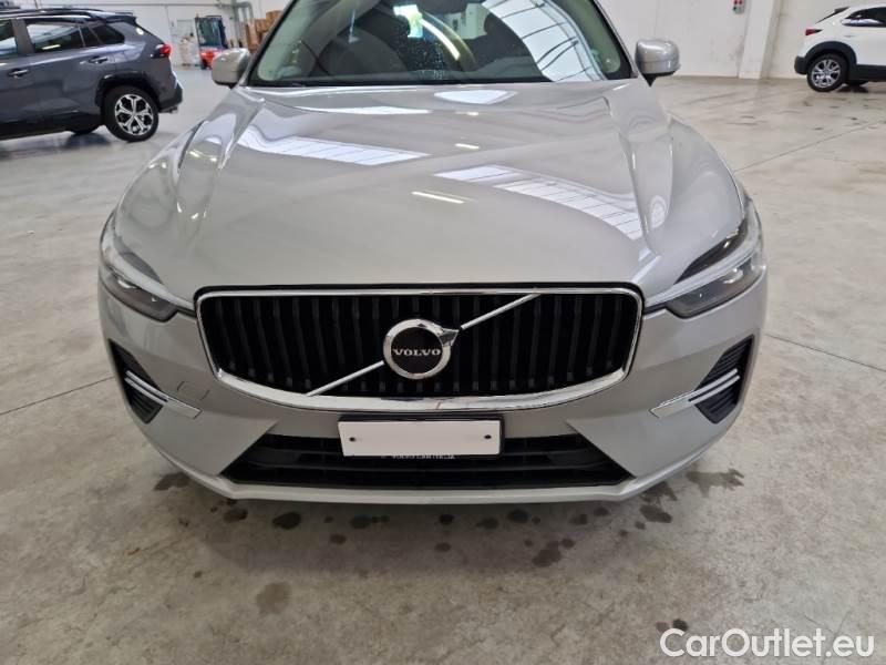 Volvo  XC60 VOLVO  / 2021 / 5P / SUV B4 D AUTOMATICO MOMENTUM PRO #34