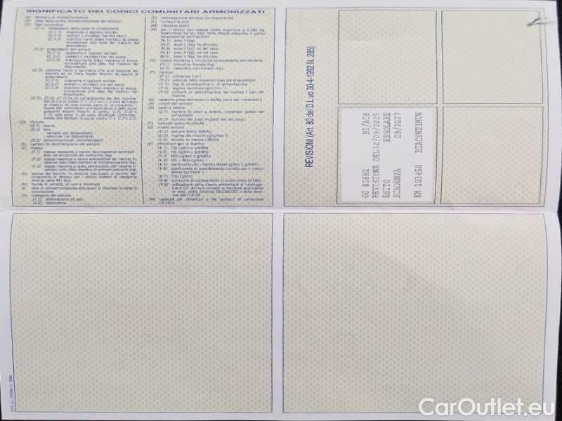 Volvo  XC60 VOLVO  / 2021 / 5P / SUV B4 D AUTOMATICO MOMENTUM PRO #99