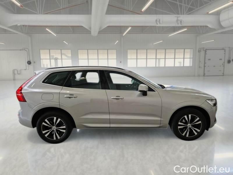 Volvo  XC60 VOLVO  / 2021 / 5P / SUV B4 D AUTOMATICO MOMENTUM PRO #7