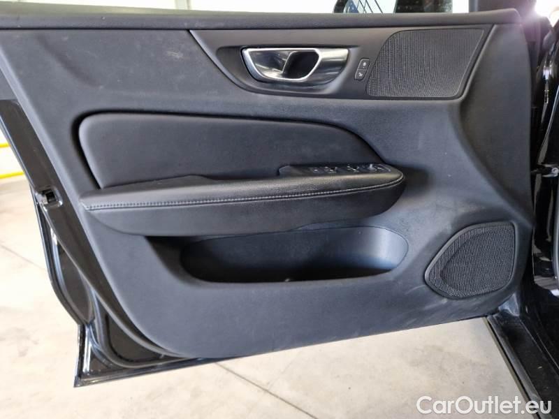 Volvo  V60 VOLVO  / 2019 / 5P / STATION WAGON B4 D AUTOM. MOMENTUM BUSINESS #76