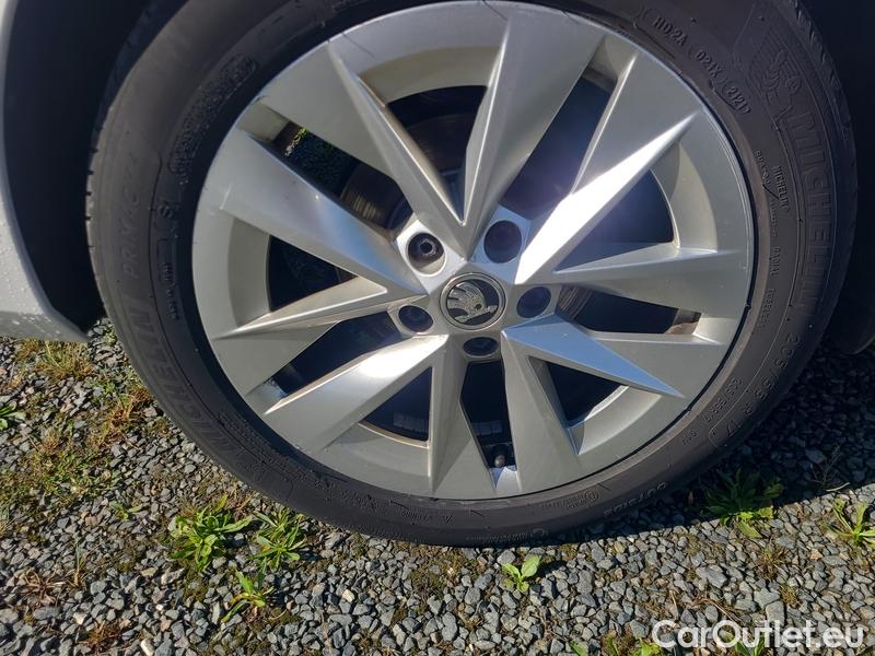  Skoda  Octavia  Lim. (NX3)(2020) Oct. 2.0TDI 110 Style AT 5d #8