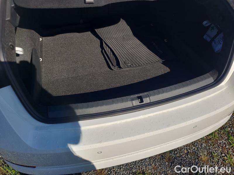  Skoda  Octavia  Lim. (NX3)(2020) Oct. 2.0TDI 110 Style AT 5d #7