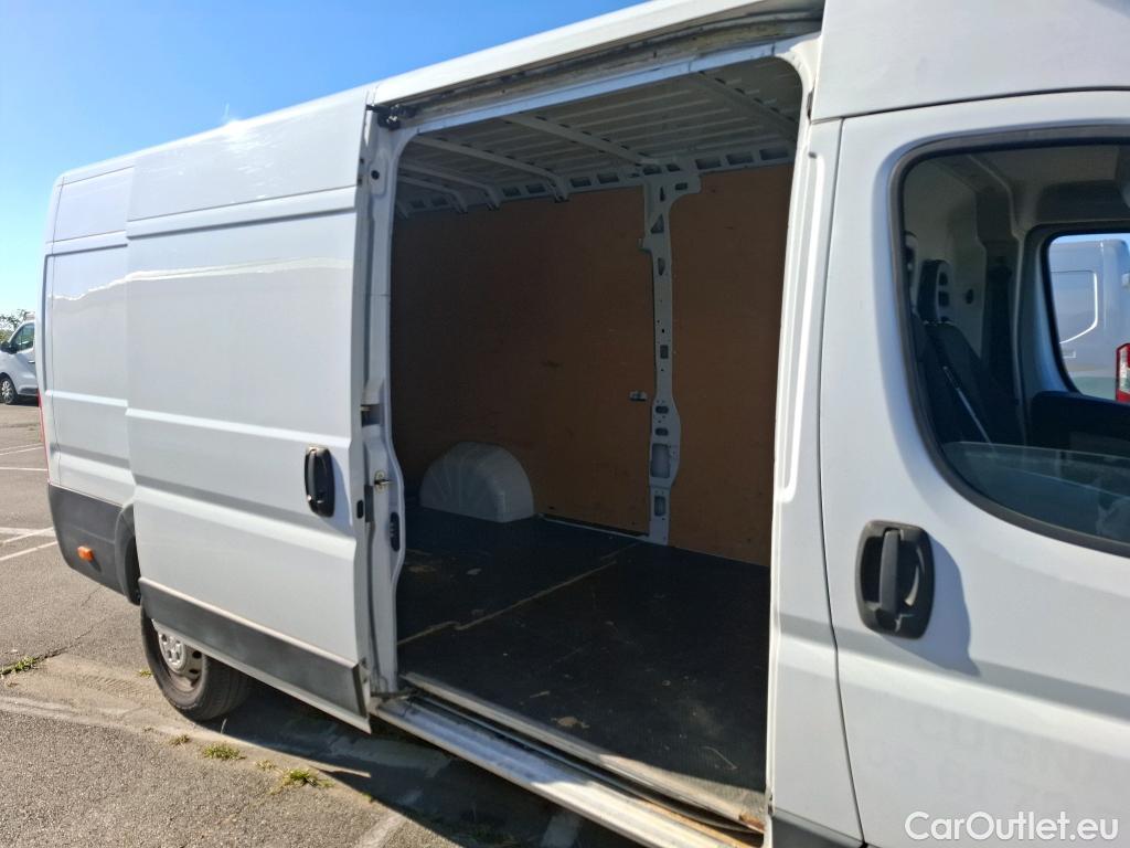 Fiat  Ducato FIAT  VU 4p Fourgon Maxi 3 5 XL H2 2 3 Mjet 130 Pack Pro Nav #9