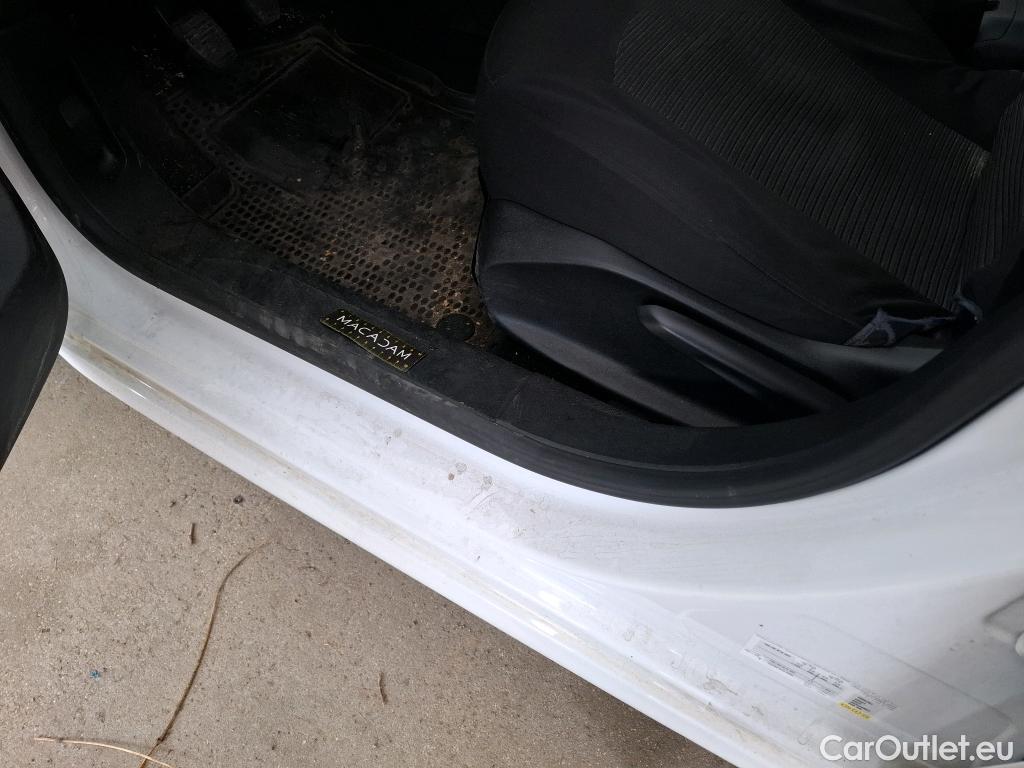  Peugeot  208  Affaire Premium Pack 1.6 HDi 75CV BVM5 E6 #12