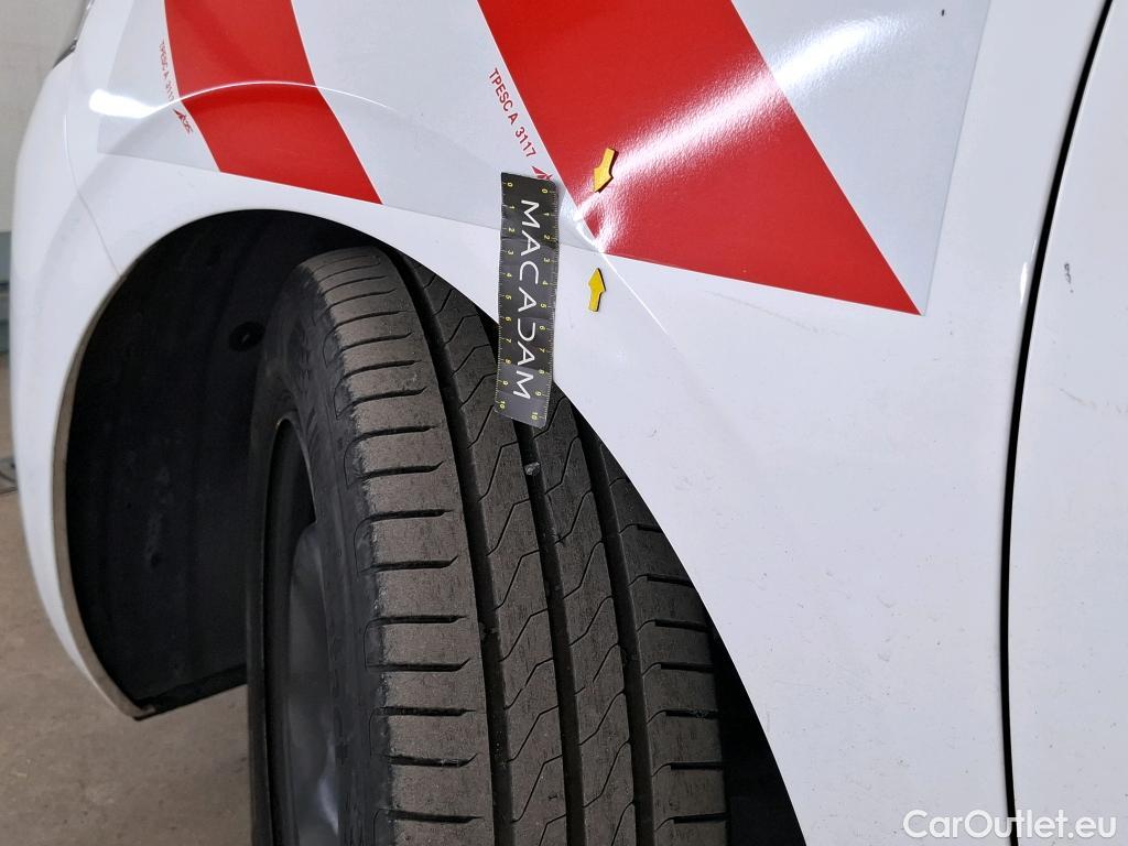  Peugeot  208  Affaire Premium Pack 1.6 HDi 75CV BVM5 E6 #17