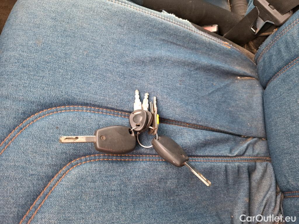 Renault  Master RENAULT  VU 4p Fourgon Gd Conf F3500 L2H2 dCi 125 #12