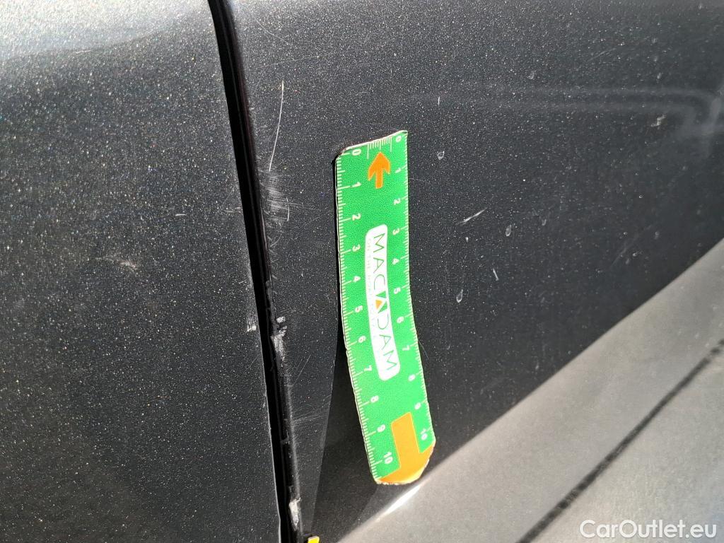  Volkswagen  Transporter VOLKSWAGEN  / 2019 / 4P / Fourgon tôlé 2.0 TDi 150 DSG7 L1H1 Business Line Plus #18