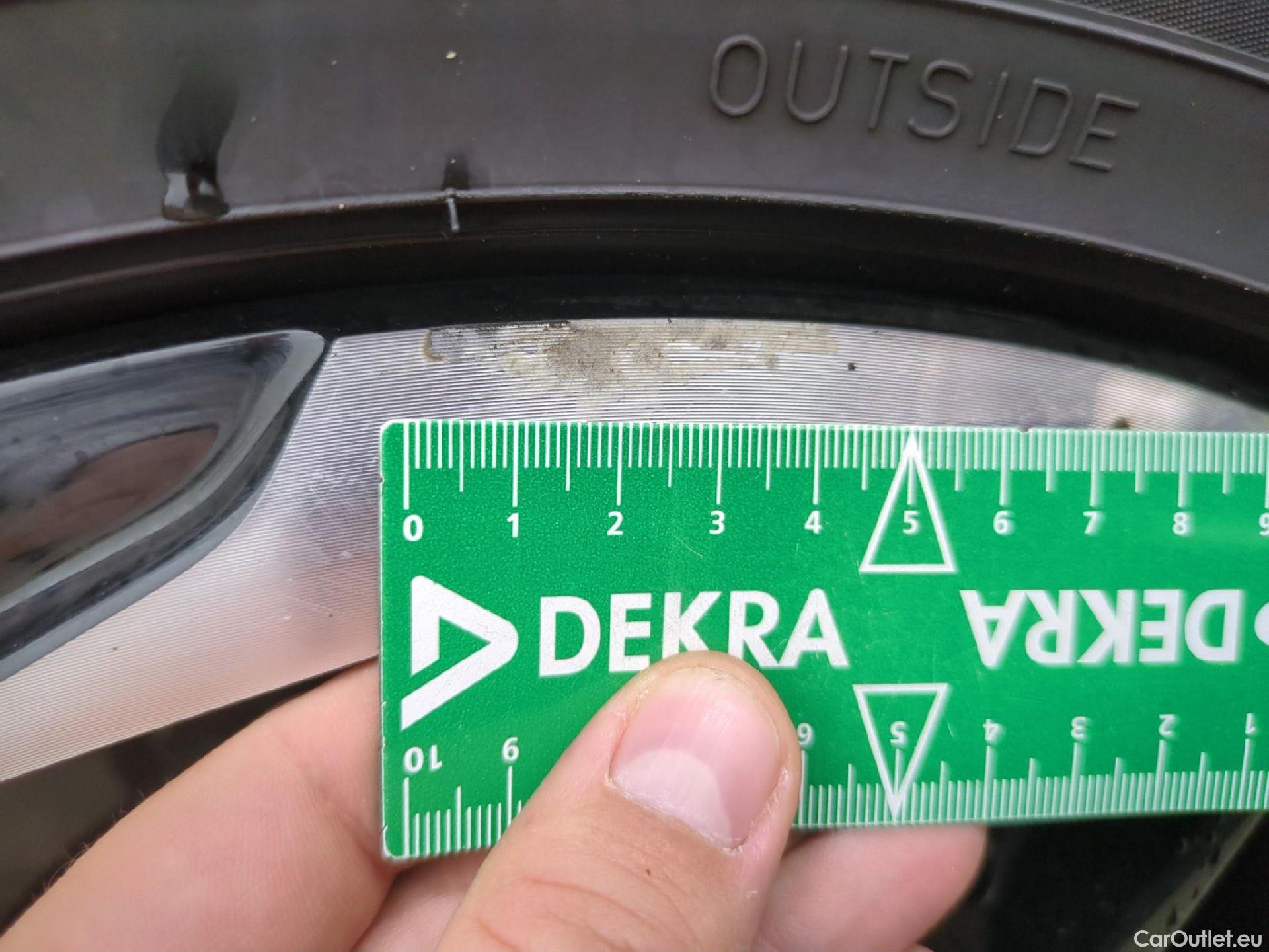  DS  DS7 DS DS 7 Crossback / 2017 / 5P / SUV BlueHDi 130 Auto PERFORMANCE Line #7