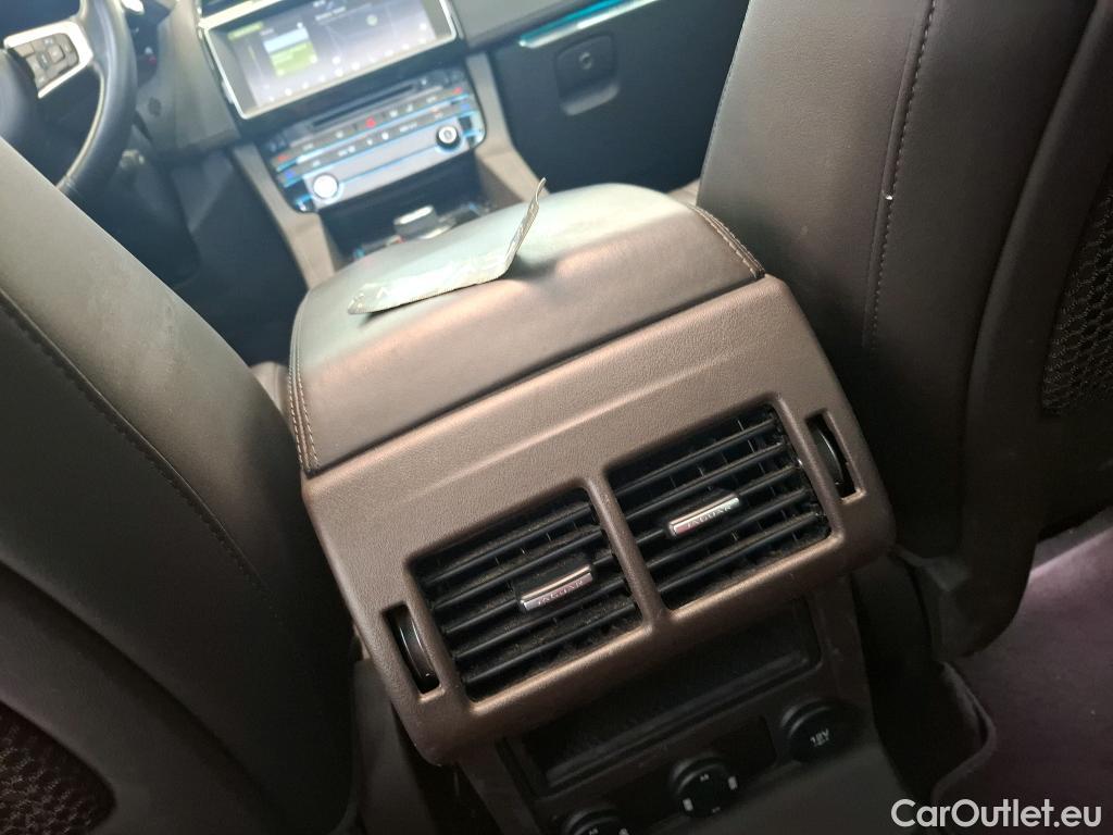  Jaguar  F-PACE JAGUAR  5p SUV  Portfolio 2L D 180ch BVA 4x4 #2