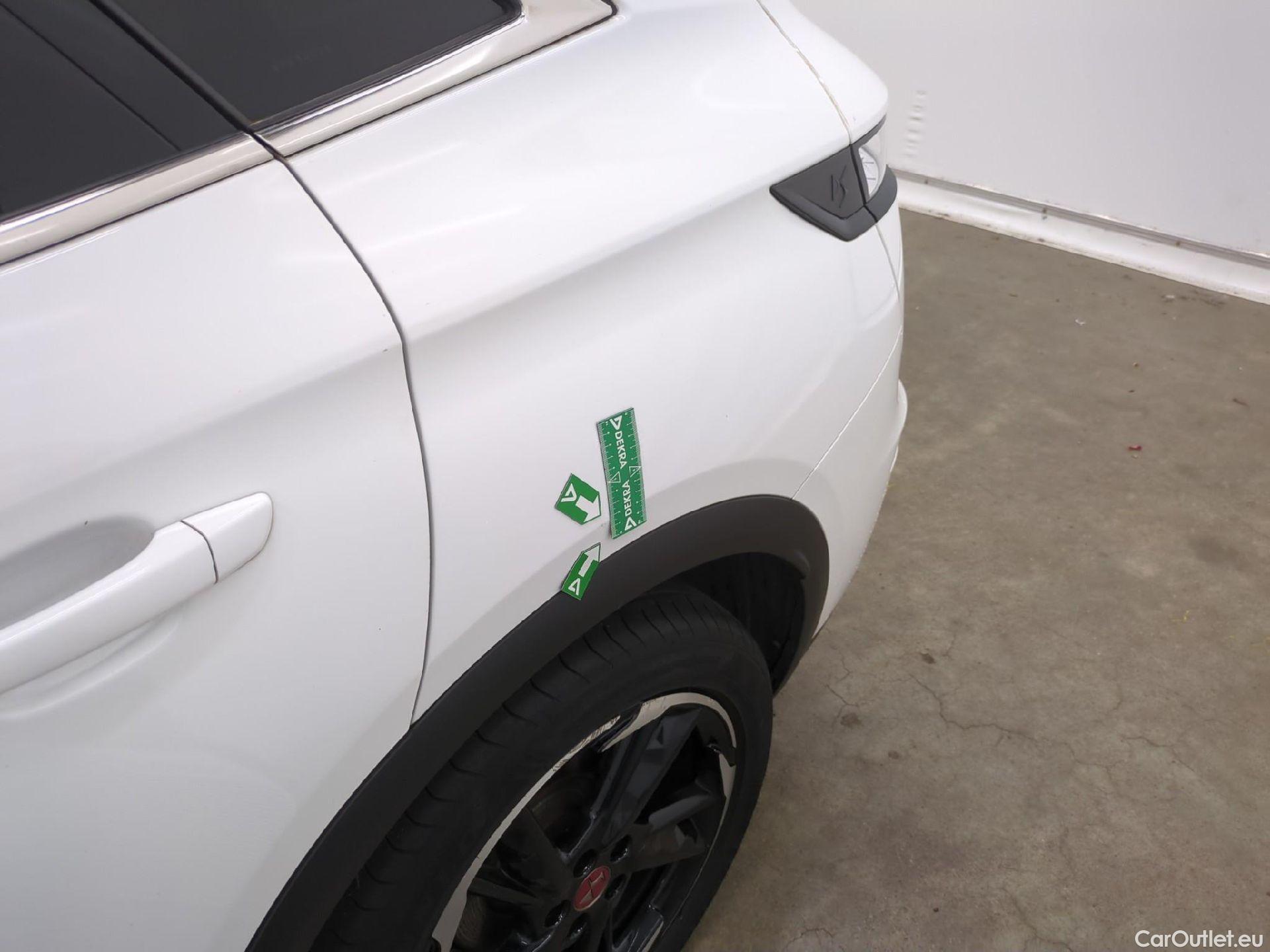  DS  DS7 DS DS 7 Crossback / 2017 / 5P / SUV BlueHDi 130 Auto PERFORMANCE Line #26