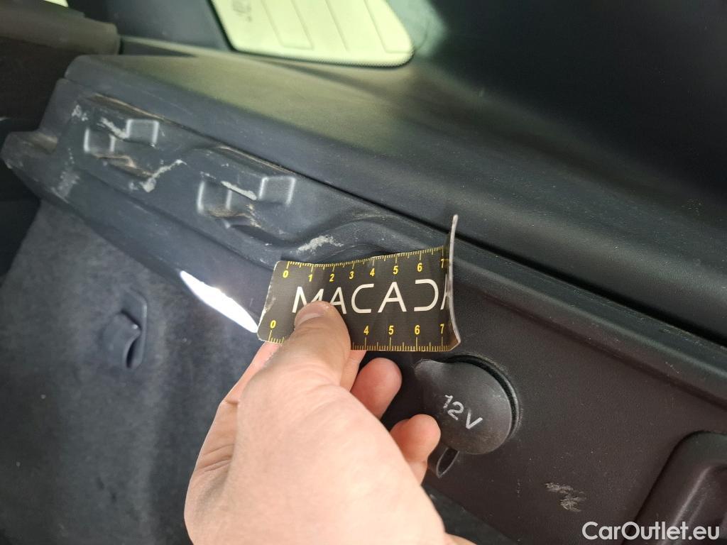  Jaguar  F-PACE JAGUAR  5p SUV  Portfolio 2L D 180ch BVA 4x4 #19