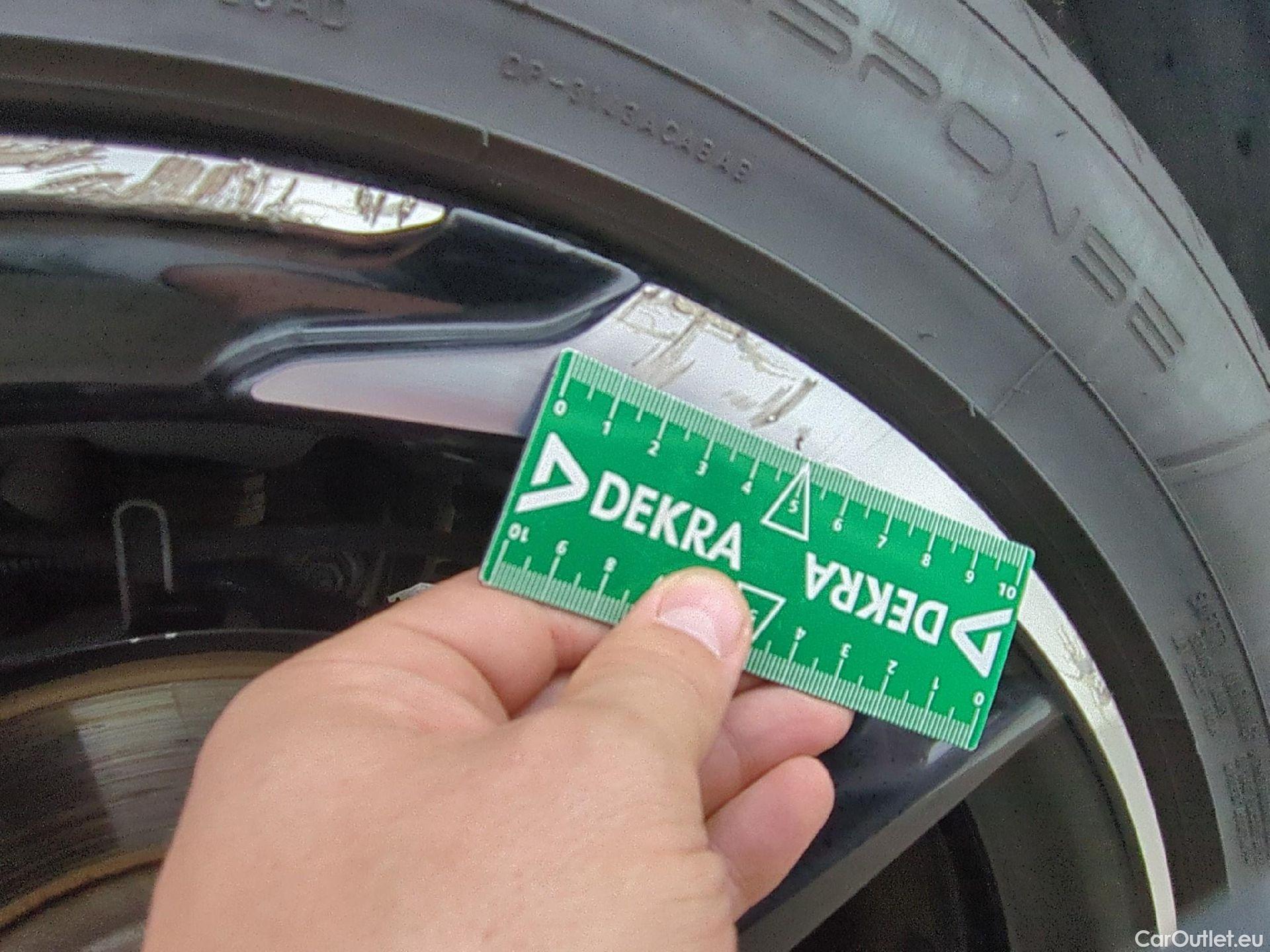  DS  DS7 DS DS 7 Crossback / 2017 / 5P / SUV BlueHDi 130 Auto PERFORMANCE Line #14