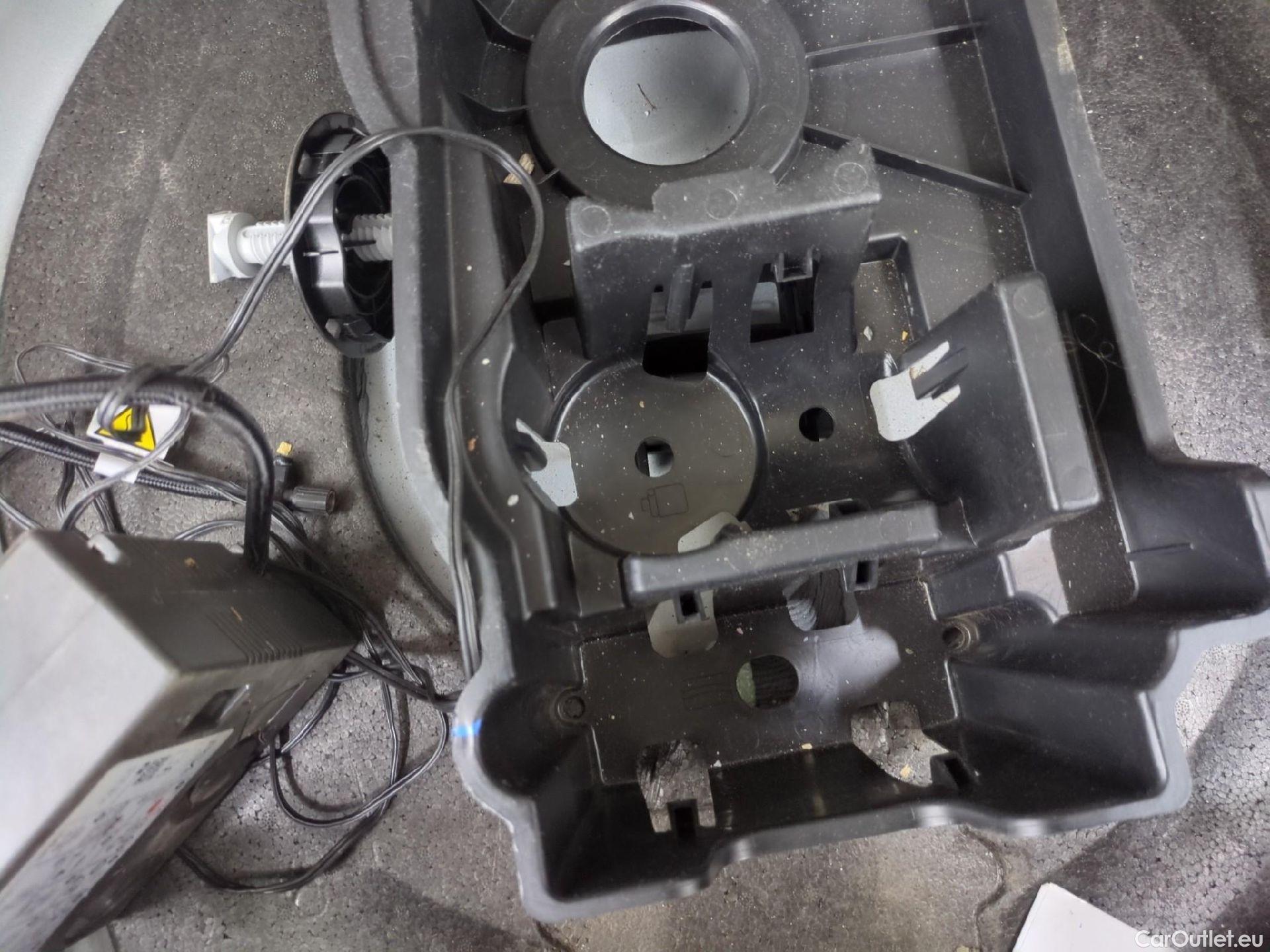  DS  DS7 DS DS 7 Crossback / 2017 / 5P / SUV BlueHDi 130 Auto PERFORMANCE Line #3