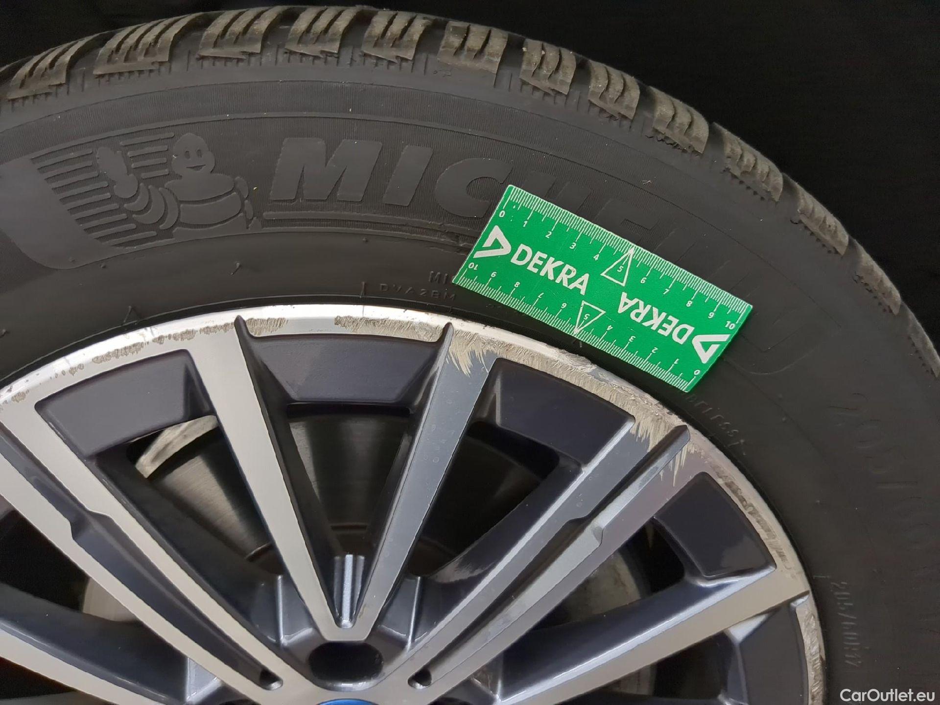  Bmw  2 Tourer BMW Série 2 Active Tourer / 2021 / 5P / monospace 225e xDrive 245ch Business Design DKG7 #4