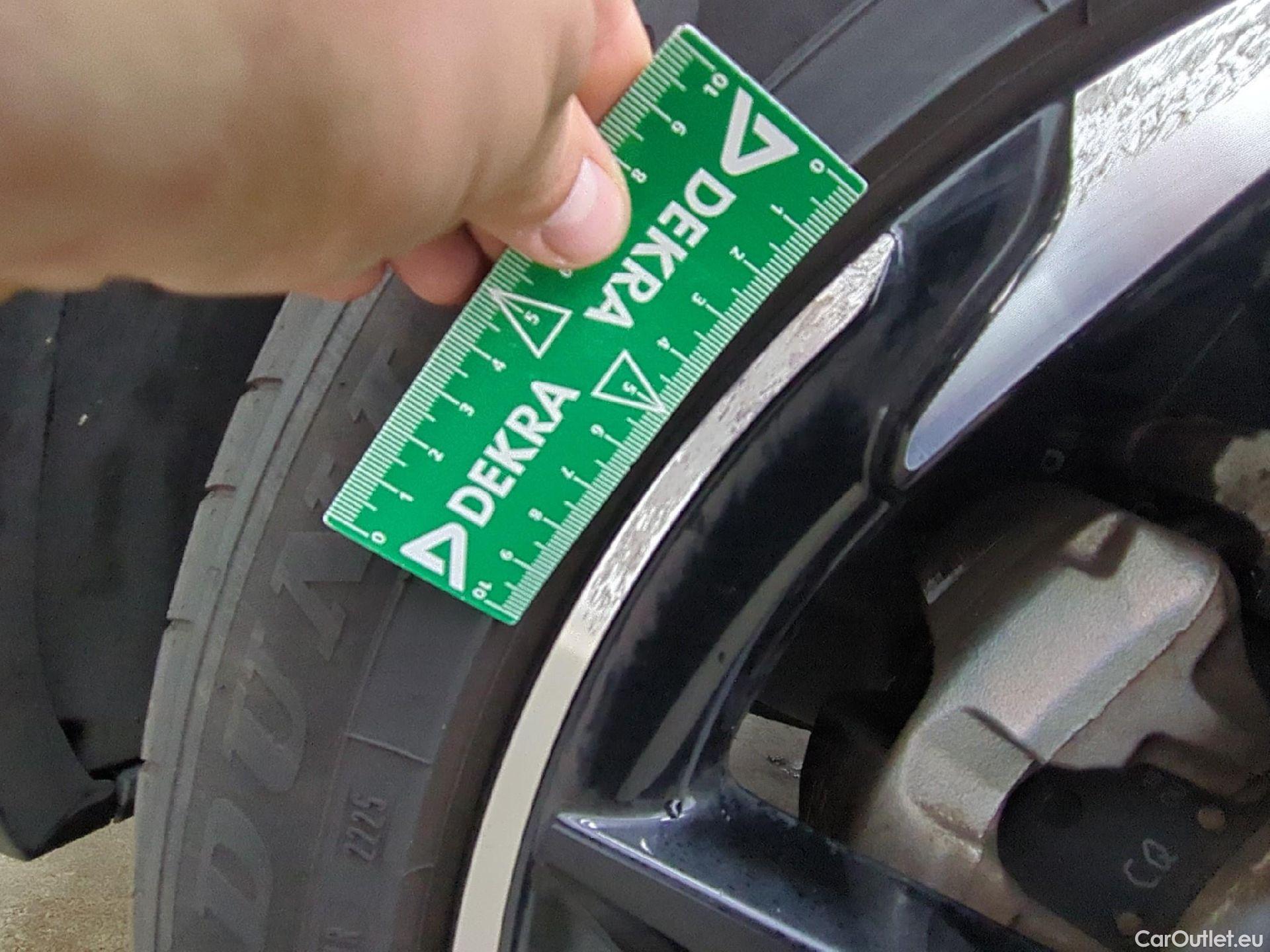  DS  DS7 DS DS 7 Crossback / 2017 / 5P / SUV BlueHDi 130 Auto PERFORMANCE Line #8