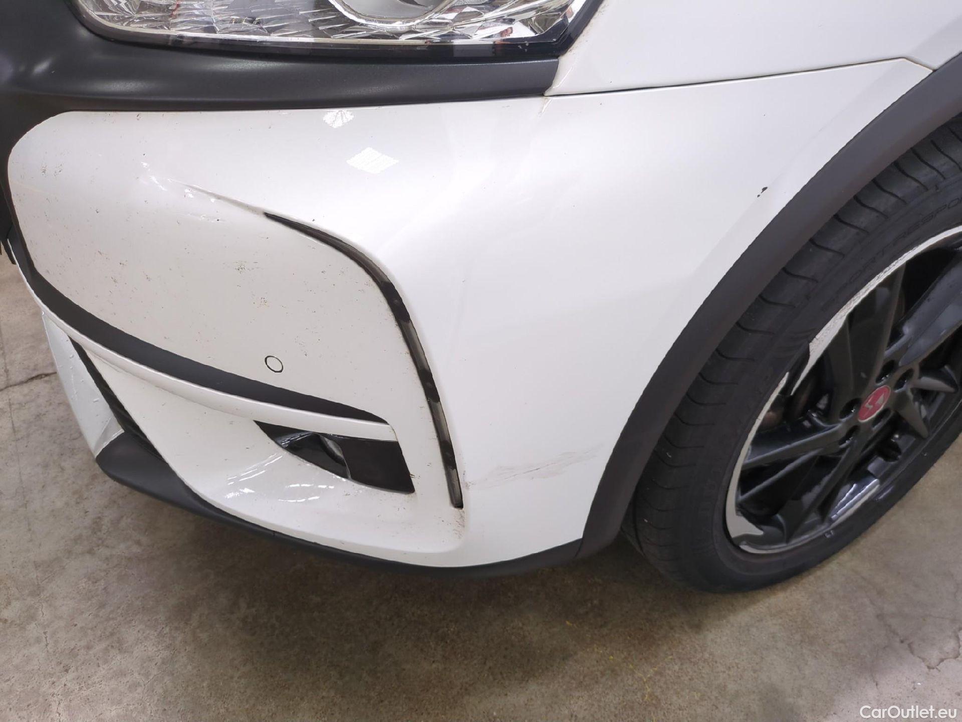  DS  DS7 DS DS 7 Crossback / 2017 / 5P / SUV BlueHDi 130 Auto PERFORMANCE Line #18