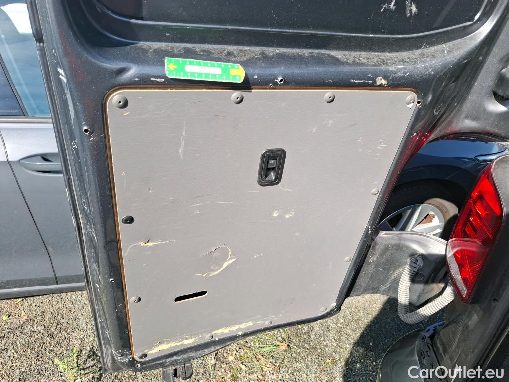  Volkswagen  Transporter VOLKSWAGEN  / 2019 / 4P / Fourgon tôlé 2.0 TDi 150 DSG7 L1H1 Business Line Plus #10