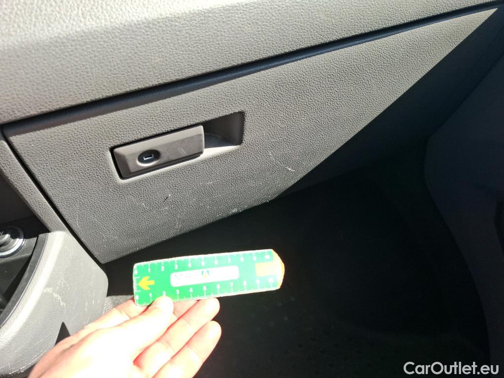  Volkswagen  Transporter VOLKSWAGEN  / 2019 / 4P / Fourgon tôlé 2.0 TDi 150 DSG7 L1H1 Business Line Plus #12