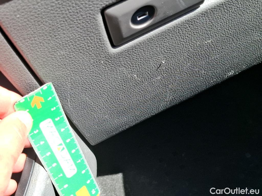  Volkswagen  Transporter VOLKSWAGEN  / 2019 / 4P / Fourgon tôlé 2.0 TDi 150 DSG7 L1H1 Business Line Plus #14