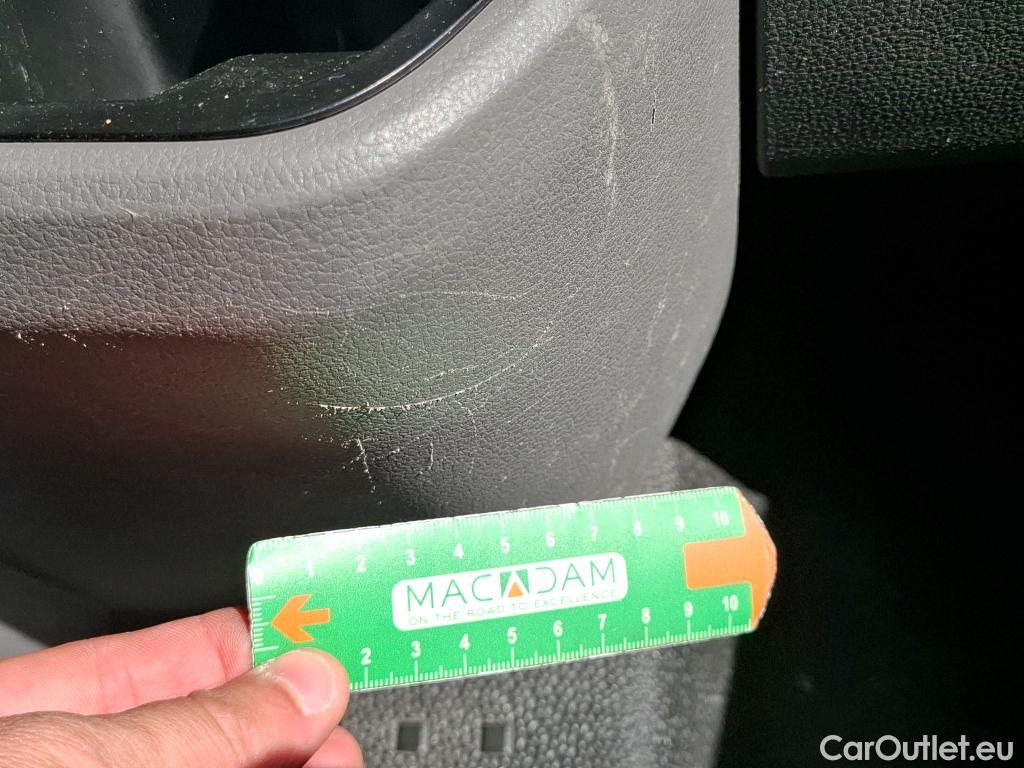  Volkswagen  Transporter VOLKSWAGEN  / 2019 / 4P / Fourgon tôlé 2.0 TDi 150 DSG7 L1H1 Business Line Plus #9