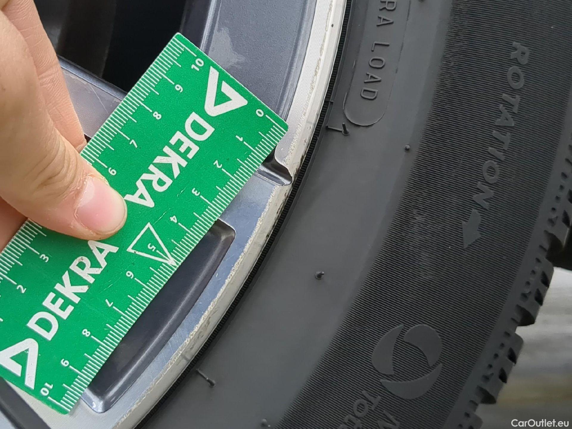  Bmw  2 Tourer BMW Série 2 Active Tourer / 2021 / 5P / monospace 225e xDrive 245ch Business Design DKG7 #19