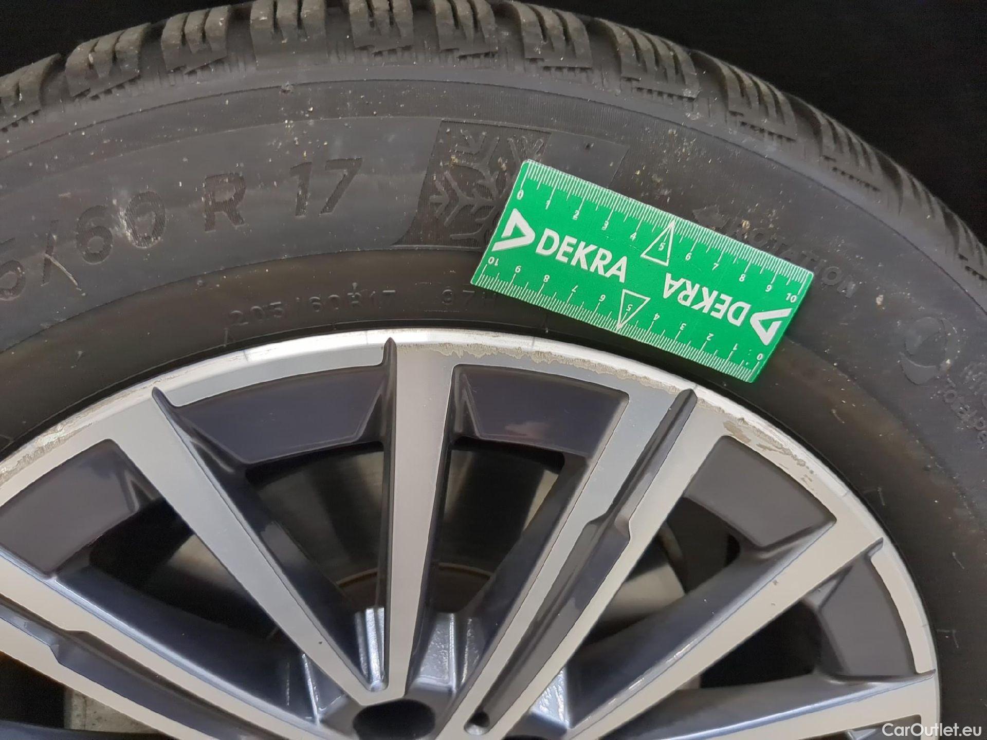  Bmw  2 Tourer BMW Série 2 Active Tourer / 2021 / 5P / monospace 225e xDrive 245ch Business Design DKG7 #16