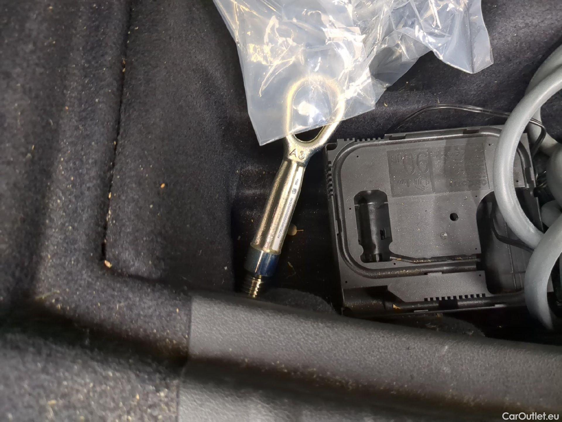  Bmw  2 Tourer BMW Série 2 Active Tourer / 2021 / 5P / monospace 225e xDrive 245ch Business Design DKG7 #13