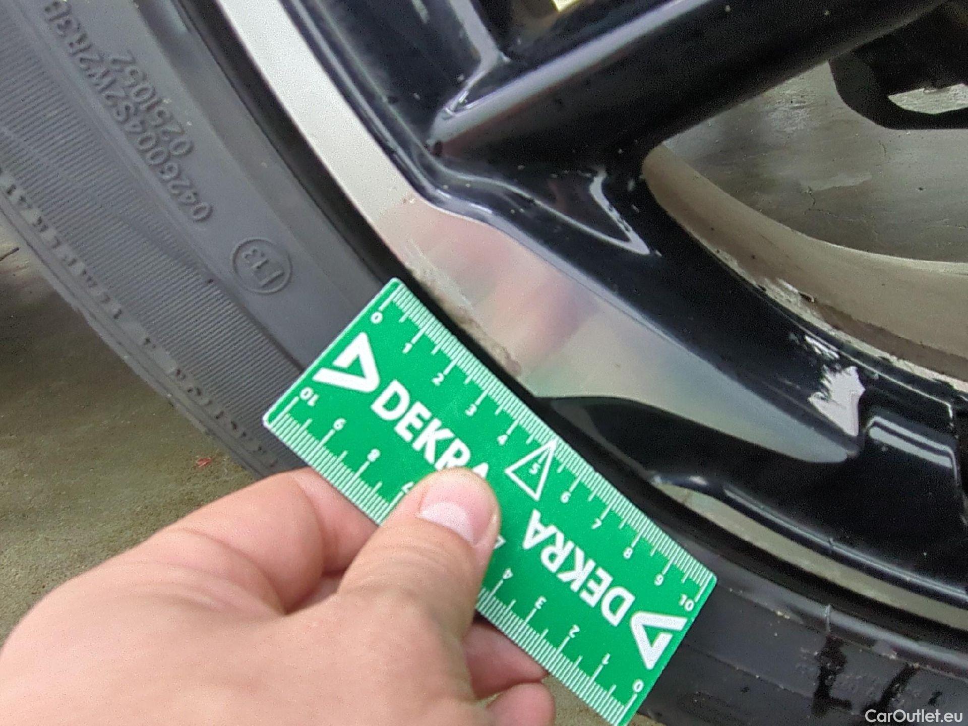  DS  DS7 DS DS 7 Crossback / 2017 / 5P / SUV BlueHDi 130 Auto PERFORMANCE Line #12